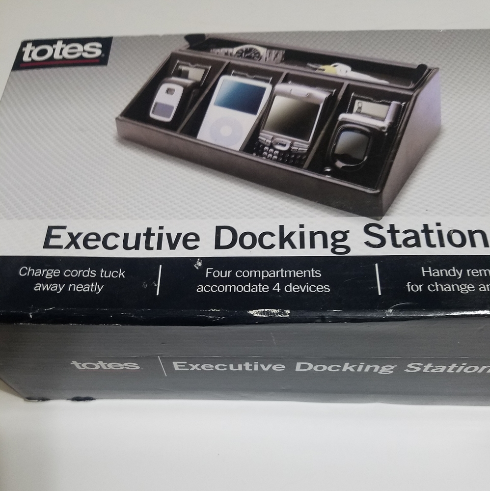 Totes Executive Docking Station.